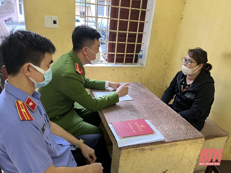 Bắt giữ ổ nhóm cưỡng đoạt tài sản trong giao dịch lan đột biến