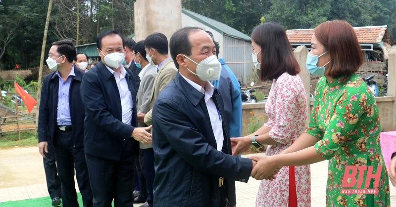 Phó Chủ tịch Thường trực HĐND tỉnh Lê Tiến Lam dự ngày hội Đại đoàn kết toàn dân tại thôn Thông