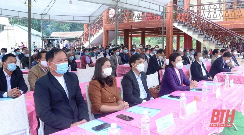 Phó Chủ tịch Thường trực HĐND tỉnh Lê Tiến Lam dự ngày hội Đại đoàn kết toàn dân tại thôn Thông