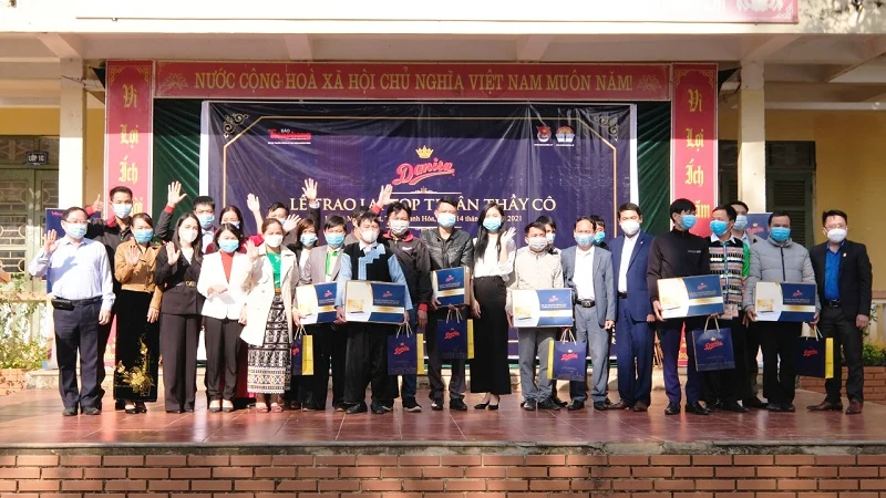 Bánh quy bơ Danisa và hành trình tri ân giàu cảm hứng dịp kỷ niệm Ngày Nhà giáo Việt Nam