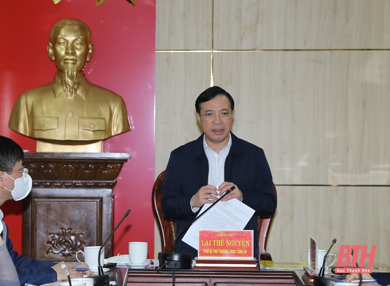 Phó Bí thư Thường trực Tỉnh ủy Lại Thế Nguyên kiểm tra công tác phòng, chống dịch tại huyện Hậu Lộc