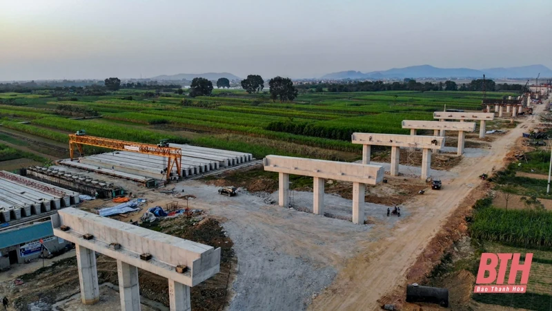 Cầu trên cao tốc Bắc Nam vượt sông dài nhất Thanh Hoá