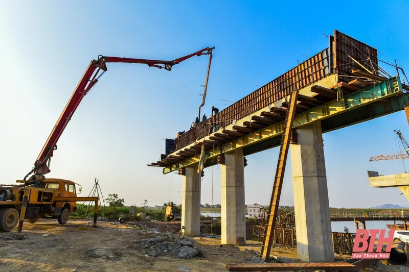 Cầu trên cao tốc Bắc Nam vượt sông dài nhất Thanh Hoá