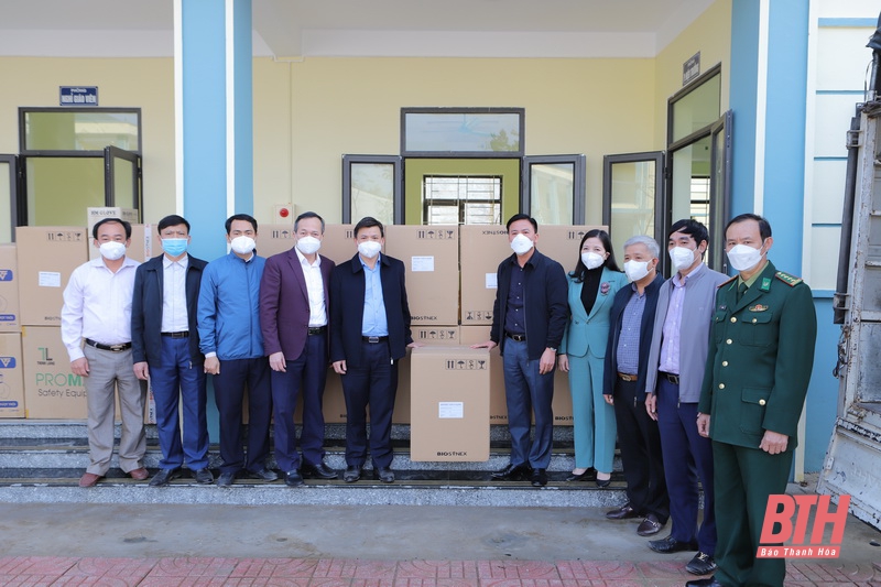 Kiên quyết ngăn chặn, đẩy lùi dịch COVID-19, sớm đưa huyện Mường Lát trở lại trạng thái bình thường mới