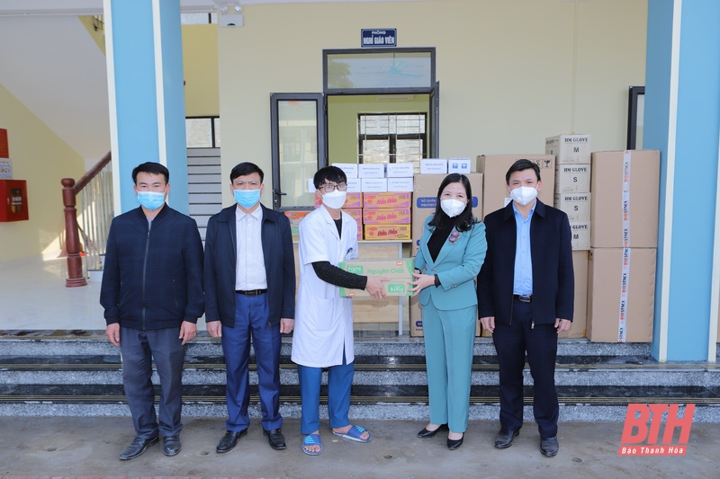 Kiên quyết ngăn chặn, đẩy lùi dịch COVID-19, sớm đưa huyện Mường Lát trở lại trạng thái bình thường mới