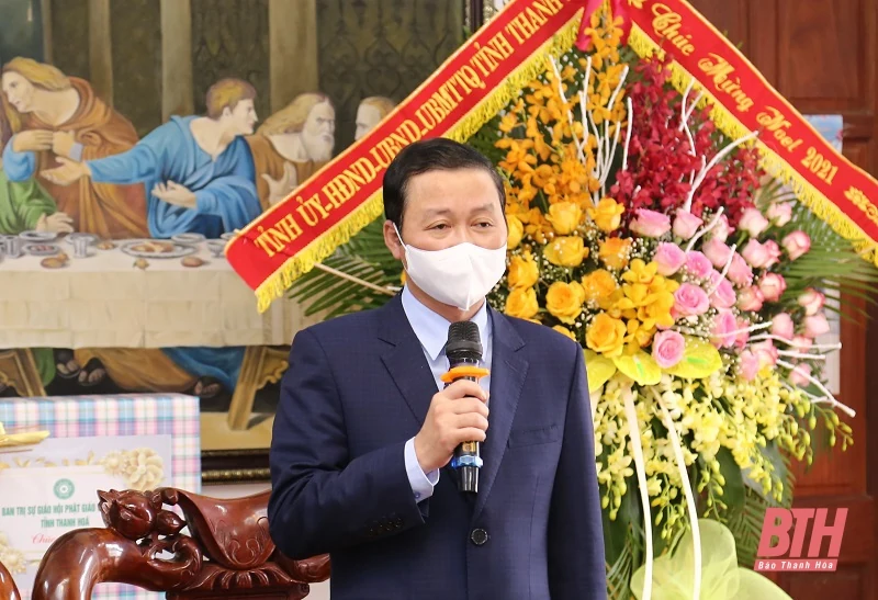 Chủ tịch UBND tỉnh Đỗ Minh Tuấn thăm, chúc mừng giáo xứ Phúc Lãng
