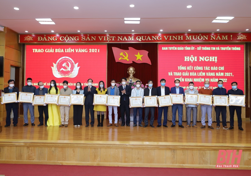 Tổng kết công tác báo chí và trao Giải Búa Liềm vàng năm 2021, triển khai nhiệm vụ năm 2022