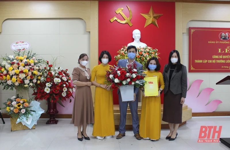Thành lập Chi bộ Trường liên cấp Nobel
