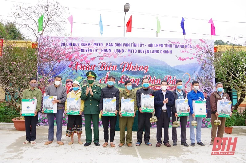 “Xuân Biên phòng - Ấm lòng dân bản”
