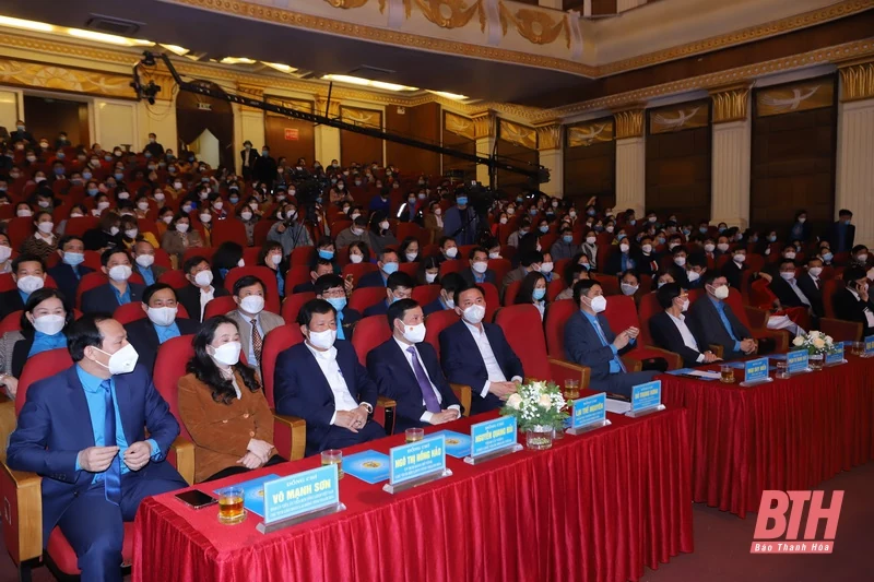 Tết Sum vầy - Xuân Bình an năm 2022