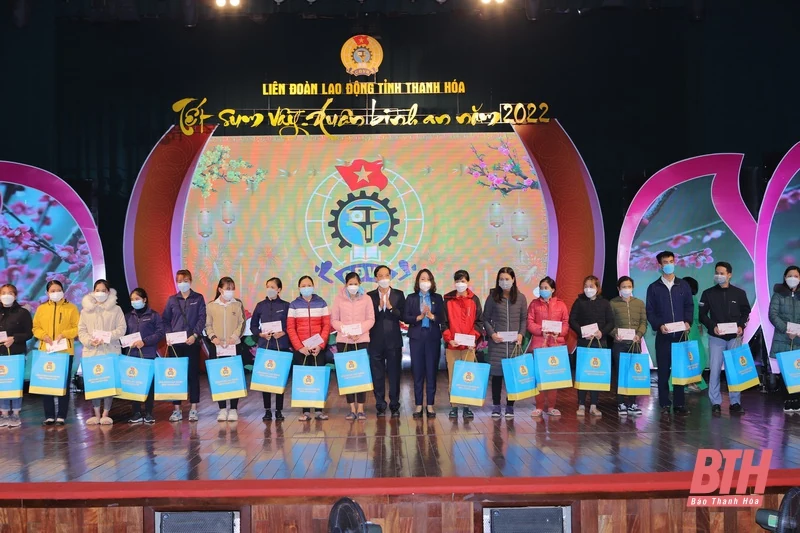 Tết Sum vầy - Xuân Bình an năm 2022