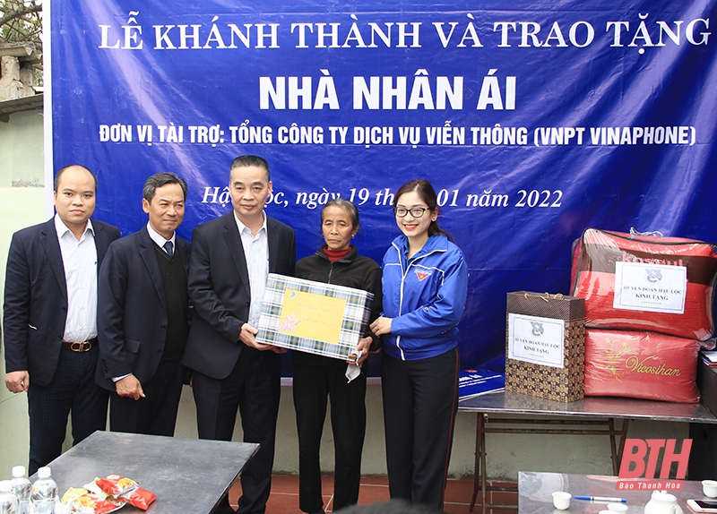 VNPT VinaPhone trao tặng nhà nhân ái cho gia đình có hoàn cảnh khó khăn trên địa bàn tỉnh Thanh Hóa