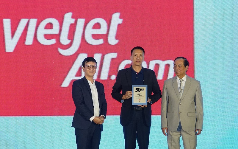 Vietjet nằm trong Top 50 Công ty kinh doanh hiệu quả nhất Việt Nam