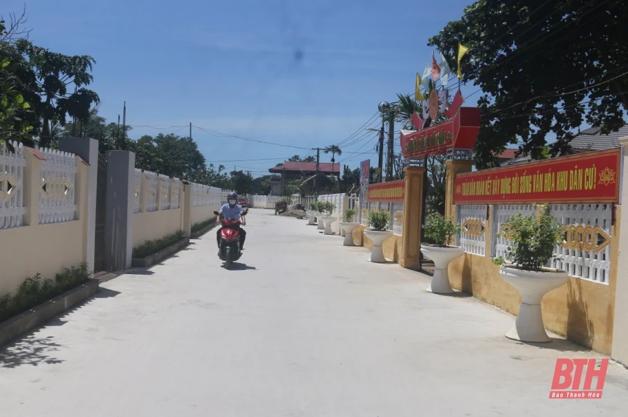 Làm theo lời Bác, Đông Văn trở thành xã nông thôn mới kiểu mẫu đầu tiên của tỉnh