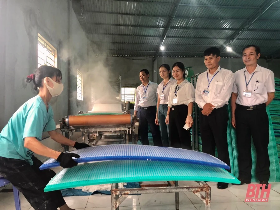 Làm theo lời Bác, Đông Văn trở thành xã nông thôn mới kiểu mẫu đầu tiên của tỉnh