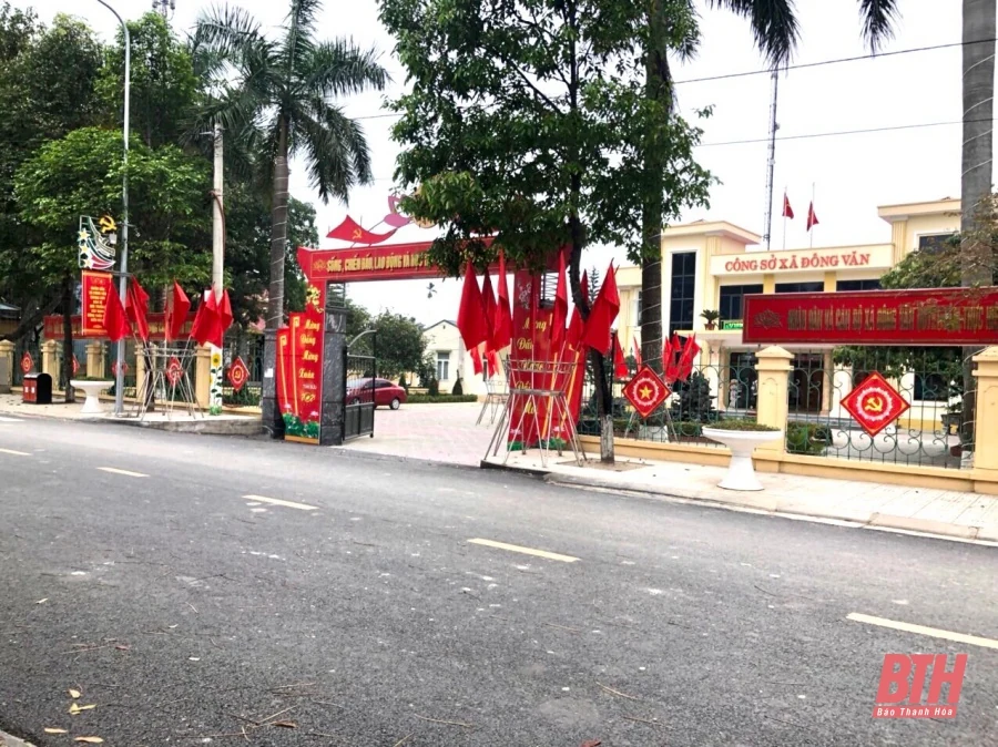 Làm theo lời Bác, Đông Văn trở thành xã nông thôn mới kiểu mẫu đầu tiên của tỉnh