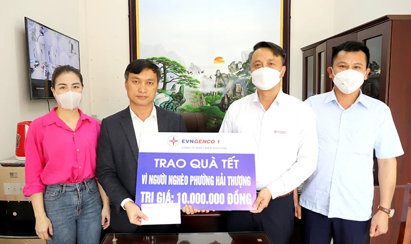 Công ty Nhiệt điện Nghi Sơn tặng quà tết “Vì người nghèo Xuân Nhâm Dần 2022”