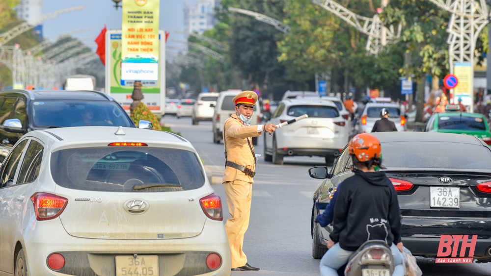 Giao thông TP Thanh Hóa đông đúc những ngày giáp tết