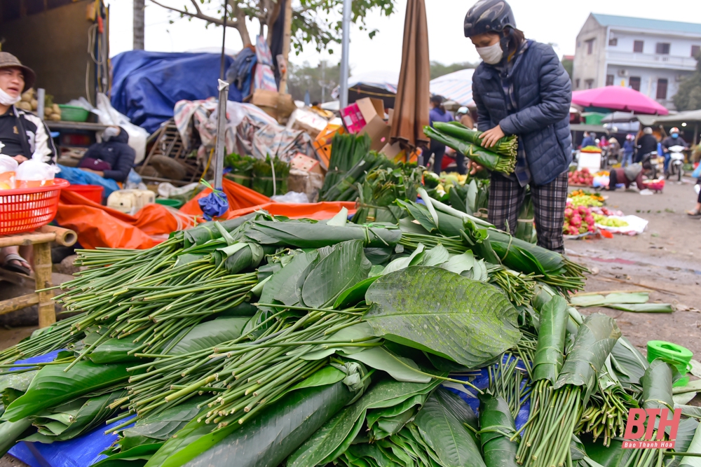 Lá dong xuống phố đón xuân về