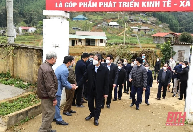 Bộ trưởng Bộ GD&ĐT kiểm tra công tác dạy học trực tiếp bảo đảm an toàn phòng, chống dịch tại huyện Bá Thước và TP Thanh Hoá