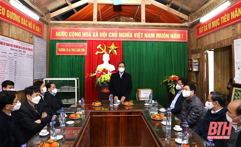 Bộ trưởng Bộ GD&ĐT kiểm tra công tác dạy học trực tiếp bảo đảm an toàn phòng, chống dịch tại huyện Bá Thước và TP Thanh Hoá