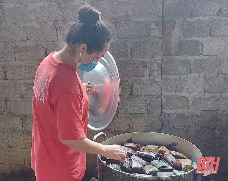Hội LHPN xã Luận Thành hỗ trợ nhu yếu phẩm cho các hộ khó khăn chịu ảnh hưởng dịch COVID-19