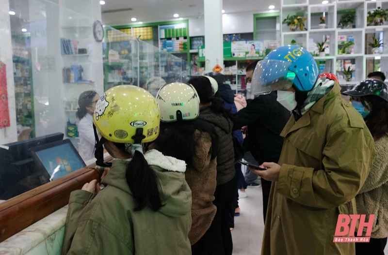 Mua thuốc điều trị COVID-19: Tránh “tiền mất, tật mang”
