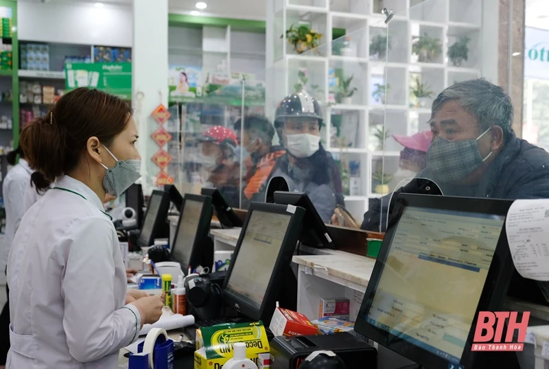 Mua thuốc điều trị COVID-19: Tránh “tiền mất, tật mang”