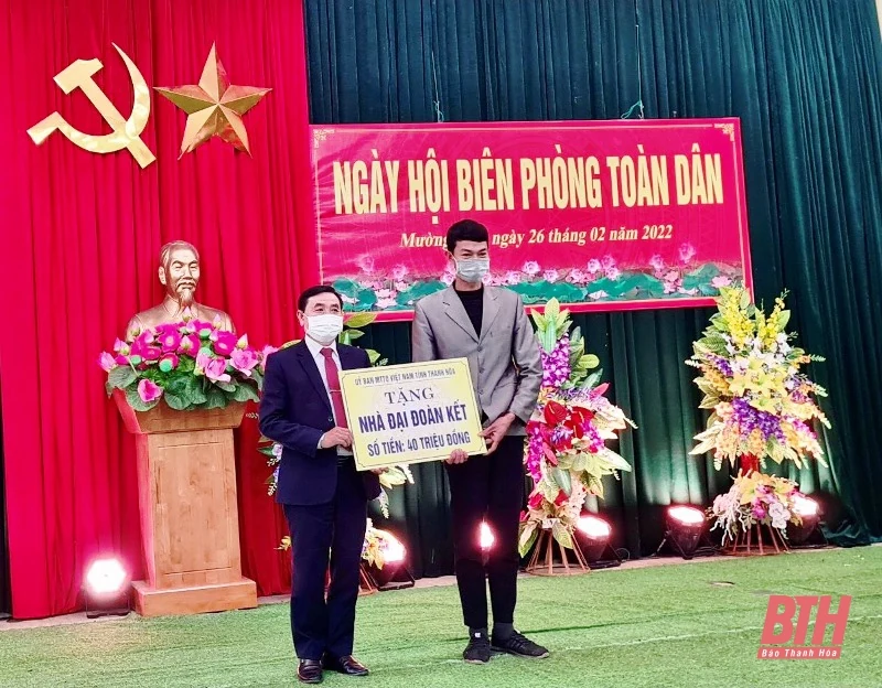 Ủy ban MTTQ tỉnh Thanh Hóa thăm, tặng quà Đồn Biên phòng Mường Mìn và Đồn Biên phòng Hoằng Trường