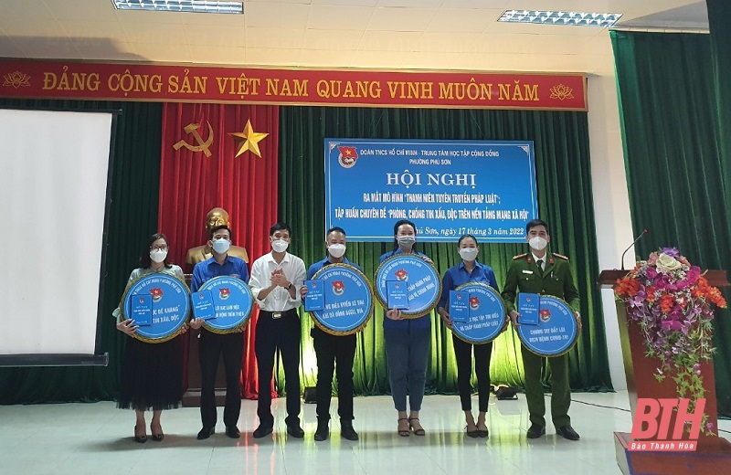 Ra mắt mô hình thanh niên tuyên truyền pháp luật tại phường Phú Sơn