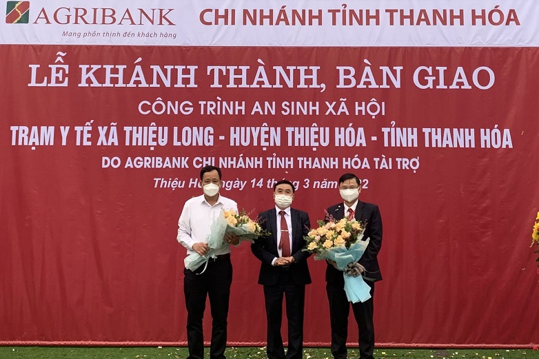 Agribank Thanh Hóa bàn giao công trình an sinh xã hội Trạm Y tế xã Thiệu Long