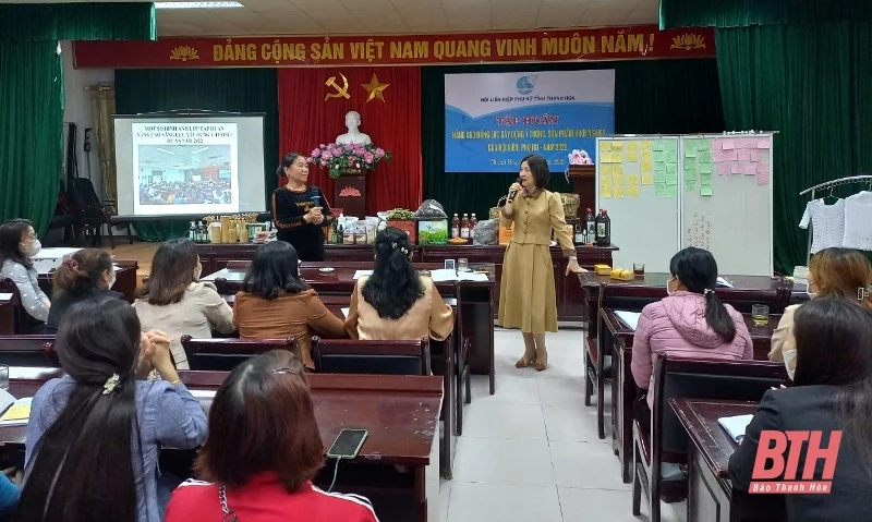 Tập huấn “Xây dựng các ý tưởng, sản phẩm khởi nghiệp của phụ nữ ”