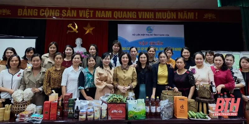 Tập huấn “Xây dựng các ý tưởng, sản phẩm khởi nghiệp của phụ nữ ”