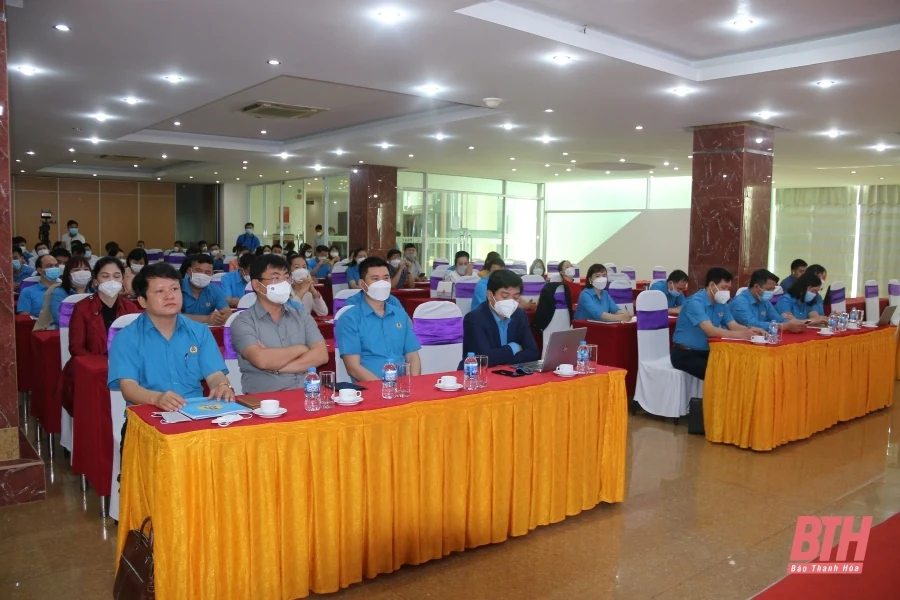 Tập huấn các kỹ năng hoạt động cho cán bộ công đoàn cơ sở