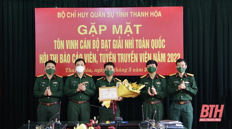 Bộ Chỉ huy Quân sự tỉnh tôn vinh cán bộ đoạt giải báo cáo viên toàn quốc 2022