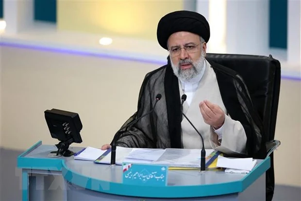 Iran sẽ không từ bỏ quyền phát triển ngành công nghiệp hạt nhân