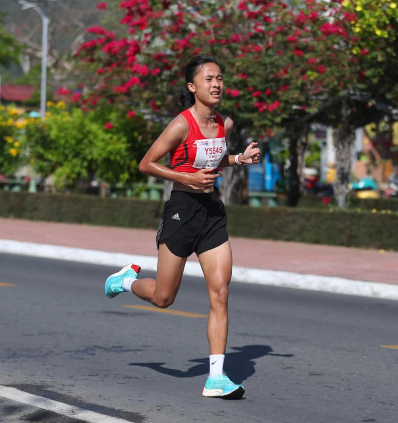 Điền kinh Thanh Hóa giành 1 HCV, 2 HCB tại Giải chạy VnExpress Huế Marathon 2022