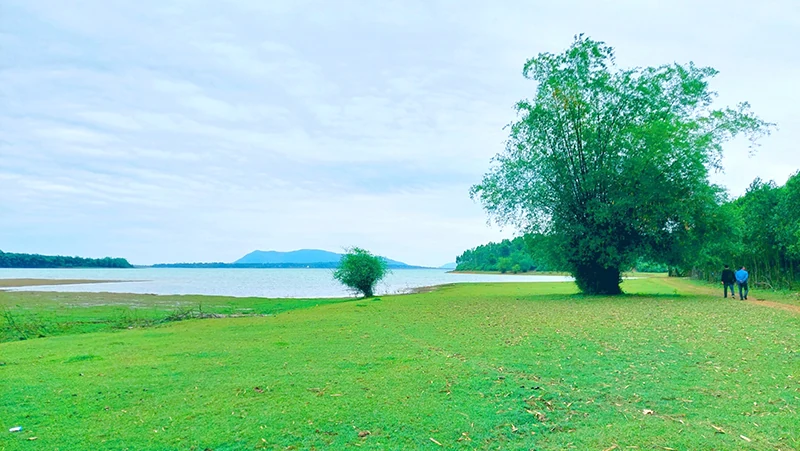 Hồ Yên Mỹ - tiềm năng du lịch cần được đánh thức