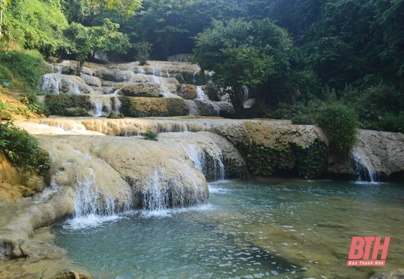 Không gian văn hóa Mường dưới chân thác Mây