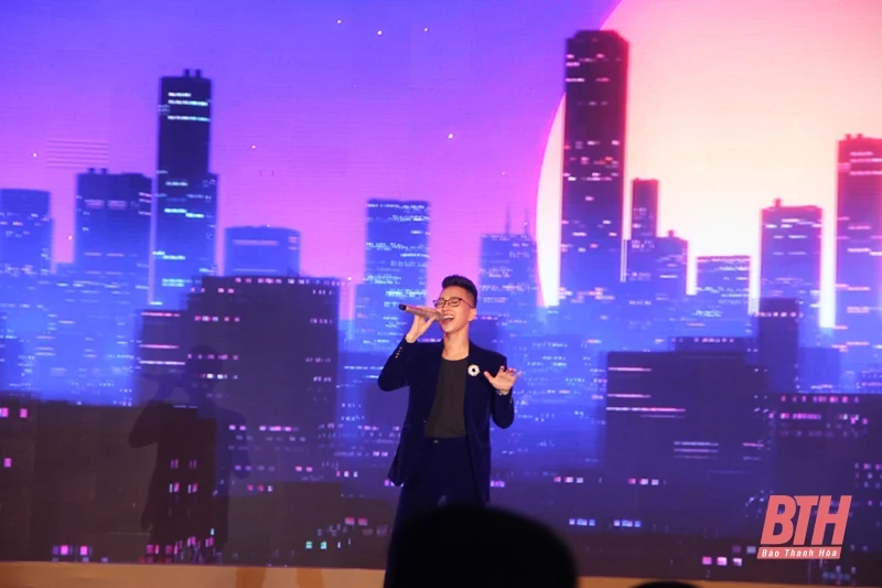 Khán giả Sầm Sơn tiếp tục bùng nổ với đêm nhạc SunFest Thanh Hóa chủ đề “Gặp lại thanh xuân”