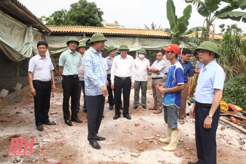 Phó Chủ tịch UBND tỉnh Lê Đức Giang kiểm tra thiệt hại do mưa lớn tại huyện Thọ Xuân