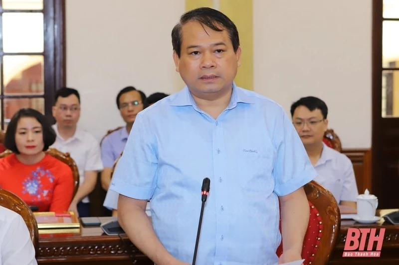 Ban Thường vụ Tỉnh ủy trao Huy hiệu 55 năm tuổi Đảng cho đồng chí Nguyễn Đức Kiền