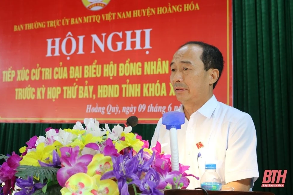 Phó Chủ tịch Thường trực HĐND tỉnh Lê Tiến Lam và các đại biểu HĐND tỉnh tiếp xúc cử tri huyện Hoằng Hóa