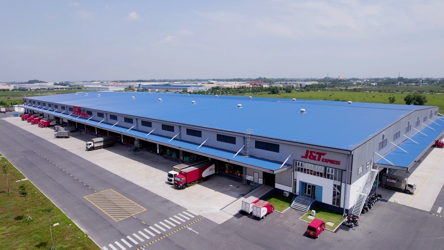 Chuyển phát nhanh trong dòng chảy chung của toàn ngành vận tải và logistics