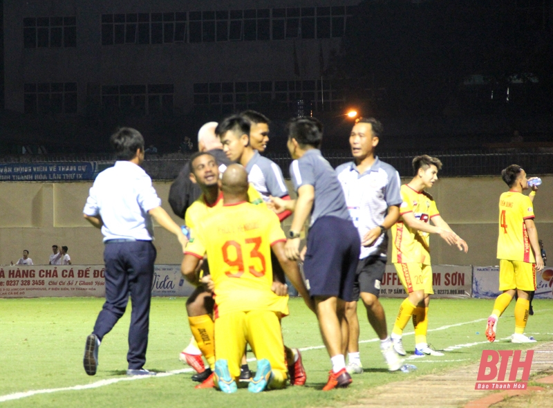 Giải Night Wolf V.League 1 - 2022: Đông Á Thanh Hóa chia điểm với Nam Định ngay trên sân nhà