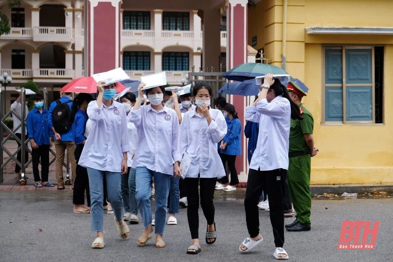 Kỳ thi tốt nghiệp THPT 2022: Đề thi môn Toán khó lấy điểm tuyệt đối