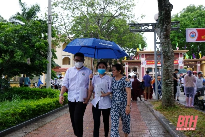 Kỳ thi tốt nghiệp THPT 2022: Đề thi môn Toán khó lấy điểm tuyệt đối