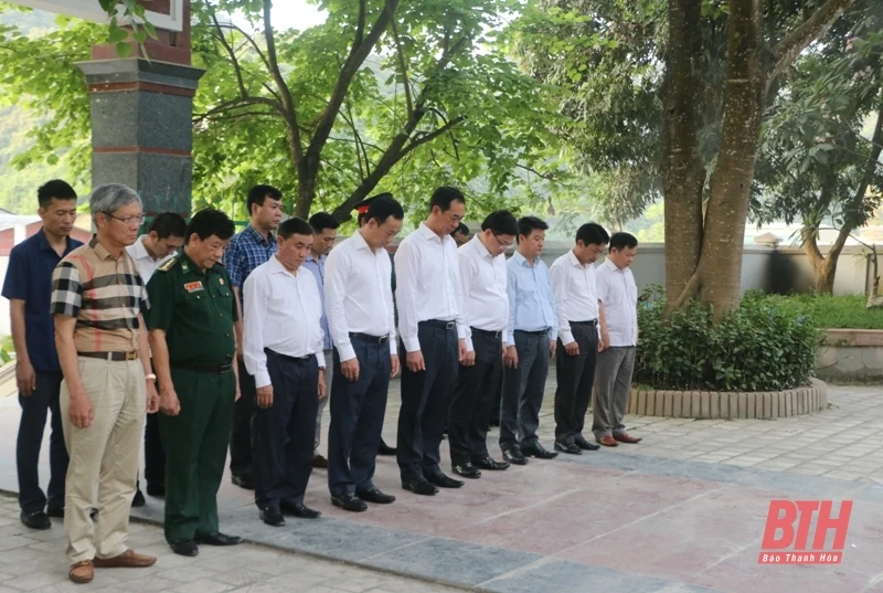 Phó Bí thư Tỉnh ủy Trịnh Tuấn Sinh viếng các anh hùng liệt sĩ tại tỉnh Điện Biên
