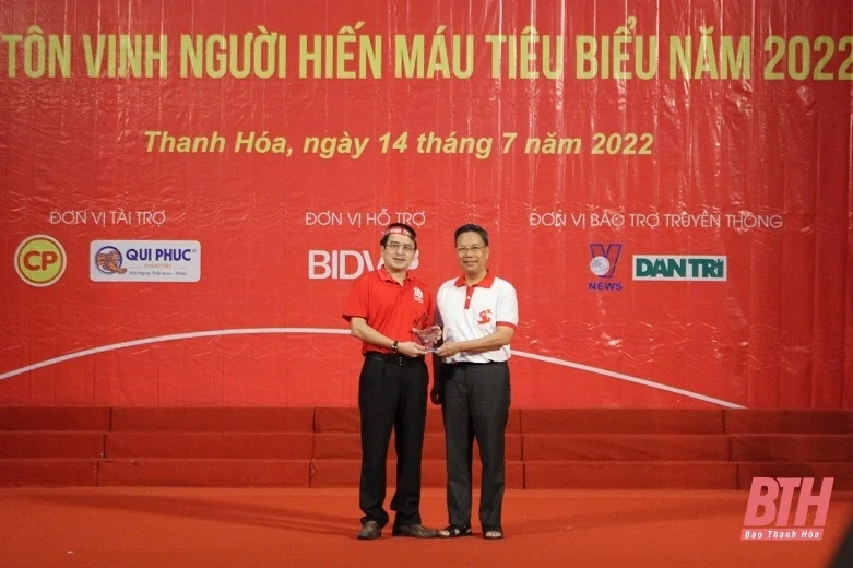 Khai mạc “Hành trình đỏ - Kết nối dòng máu Việt” lần thứ X tại Thanh Hóa và tôn vinh người hiến máu tiêu biểu năm 2022.