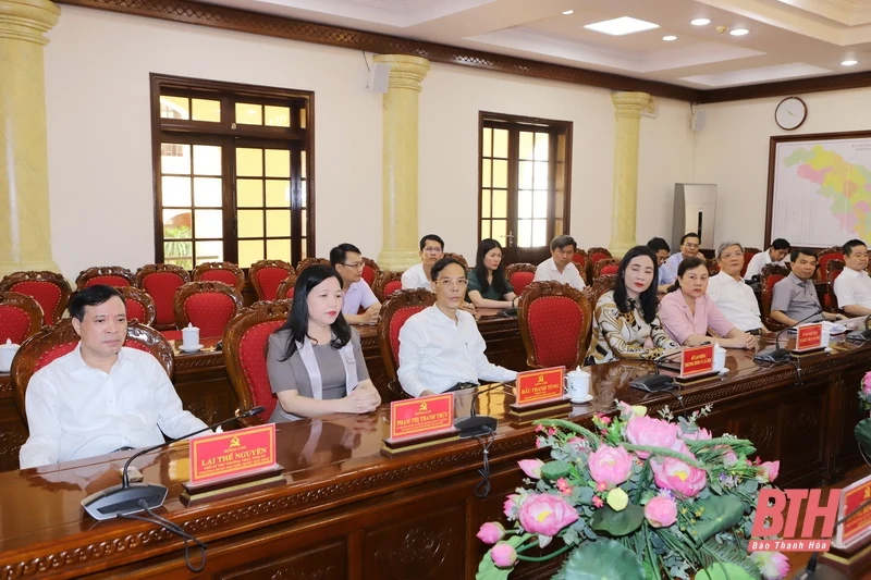 Bí thư Tỉnh ủy Đỗ Trọng Hưng tiếp và làm việc với Đoàn đại biểu TP Đà Nẵng